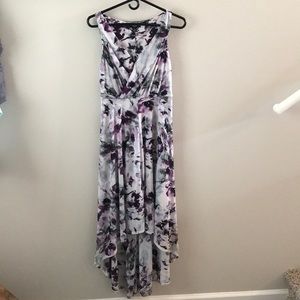 Gorgeous high-low floral dress!
